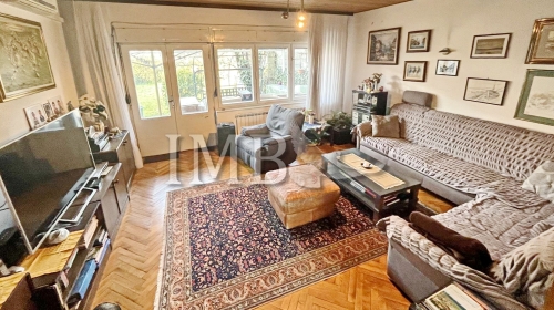 Trosobni stan s dvorištem i garažom na Srebrnjaku – 101 m²
