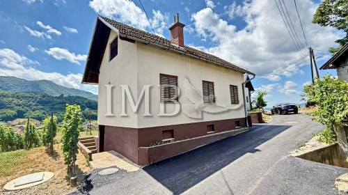ZAGORJE, IVANEC | VIKEND KUĆA 115 m2, PARCELA 634 m2, VINOGRADI