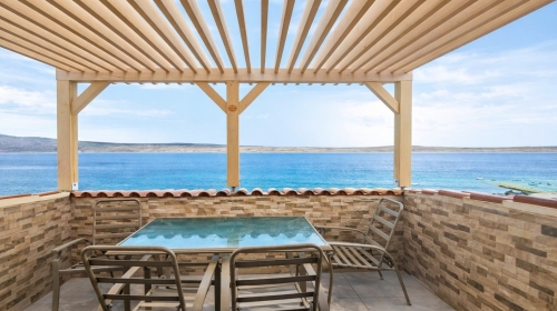 PAG | PREDIVAN STAN 50 m2 S TERASOM I POGLEDOM NA MORE